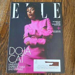 Elle Magazine - June/July 2022 - Doja Cat - NEVER READ!      fashion magazines